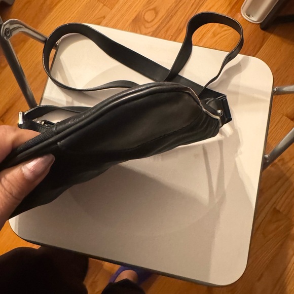 Gucci Black Men's Sling Bag - Picture 6 of 15